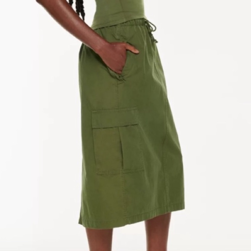 Aritzia Tna Squad cargo skirt olive green size XS
